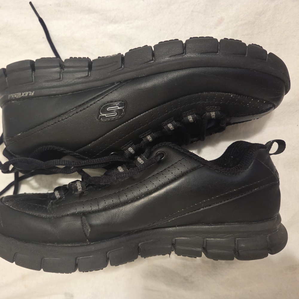 Skechers Work Sure Track Trickel Womens US 7.5 Relaxed Fit Memory Foam Slip Re